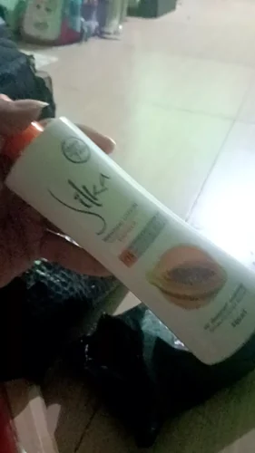 Silka Papaya Skin Whitening Lotion Orange for Unisex - 200 ML photo review