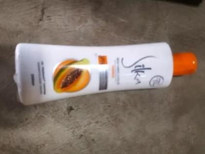 Silka Papaya Skin Whitening Lotion Orange for Unisex - 200 ML photo review